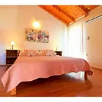 Apartman Adriana *