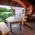 Adriana Apartman *