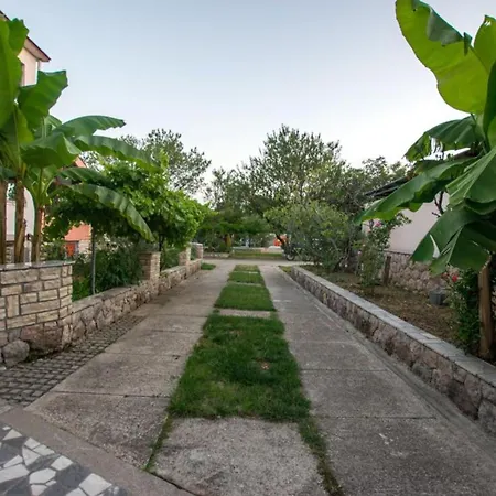 Adriana Apartman *